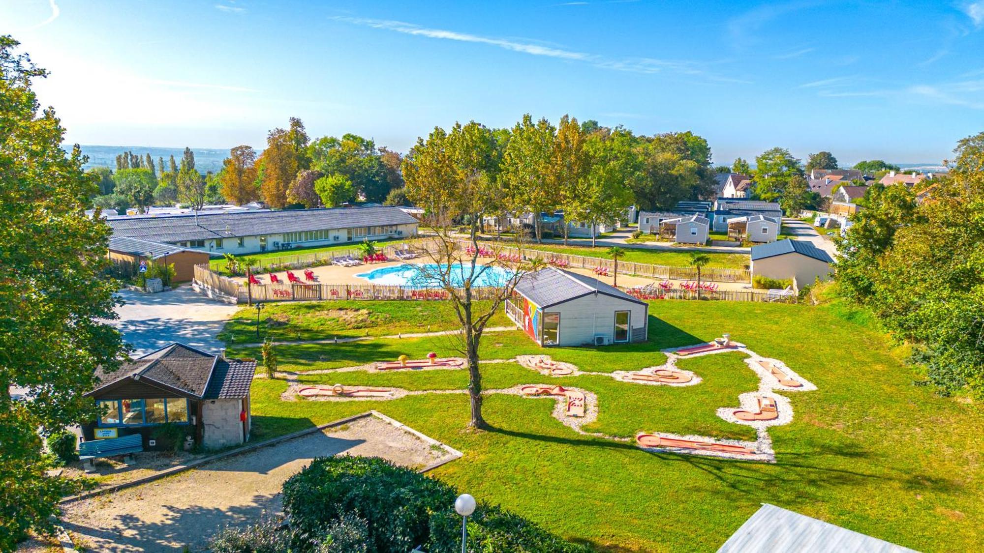 Camping Le Parc De Paris Villevaudé Exterior foto